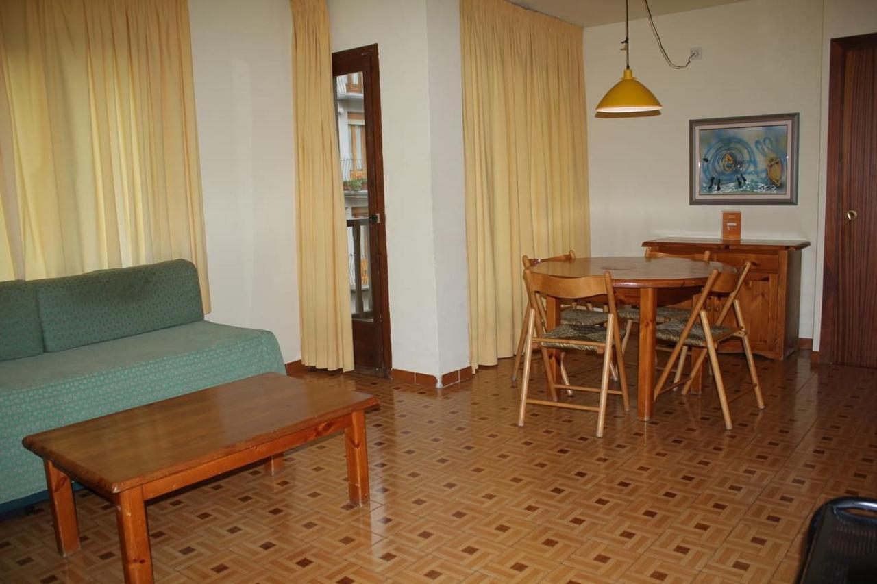 Apartamentos Pessets Adelaida Sort Exterior foto